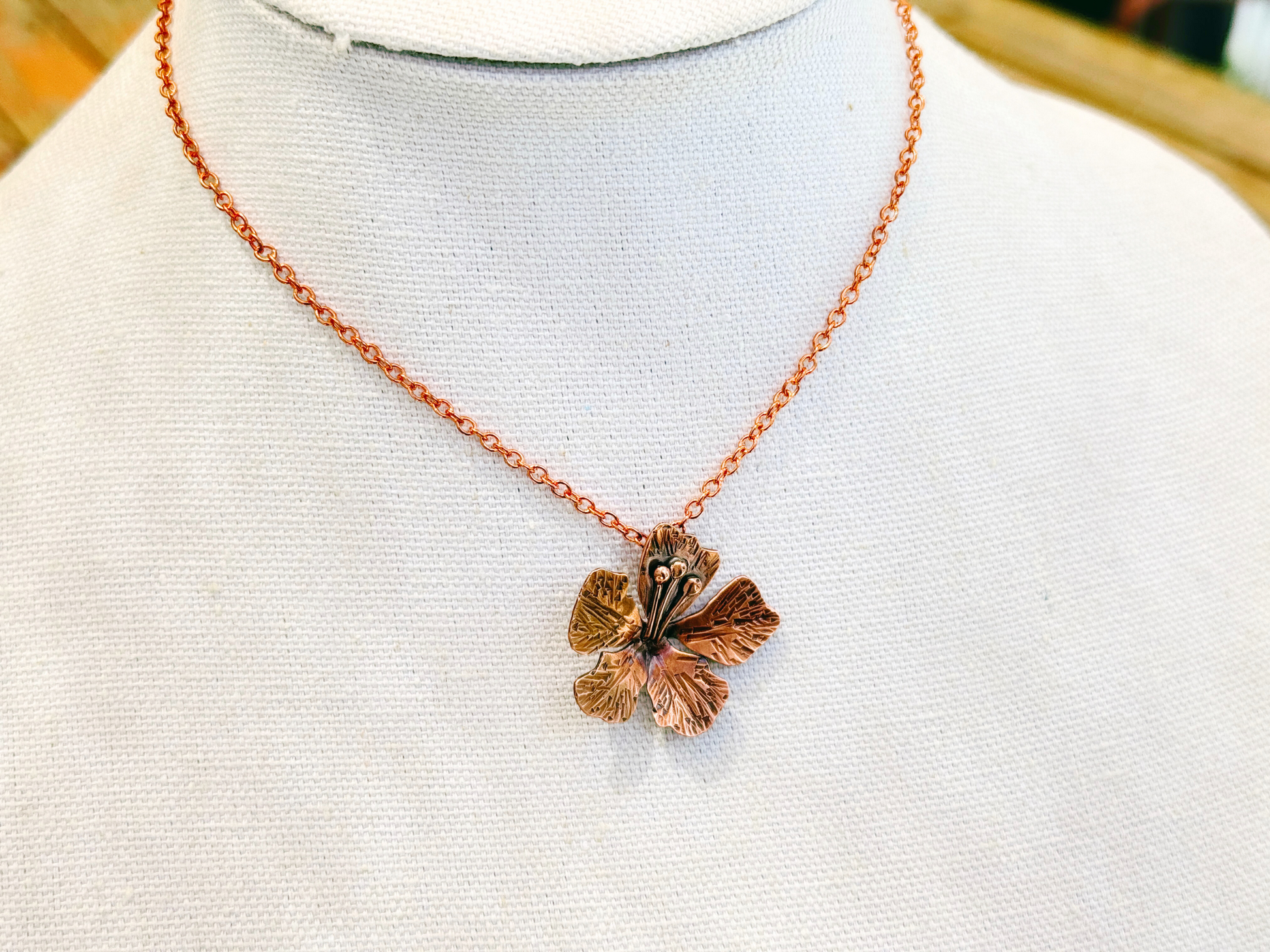 Hibiscus Pendant Choker