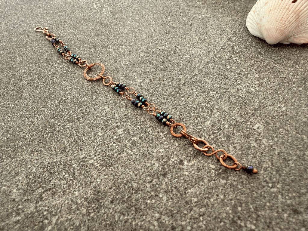 Bracelet laid out straight from end to end