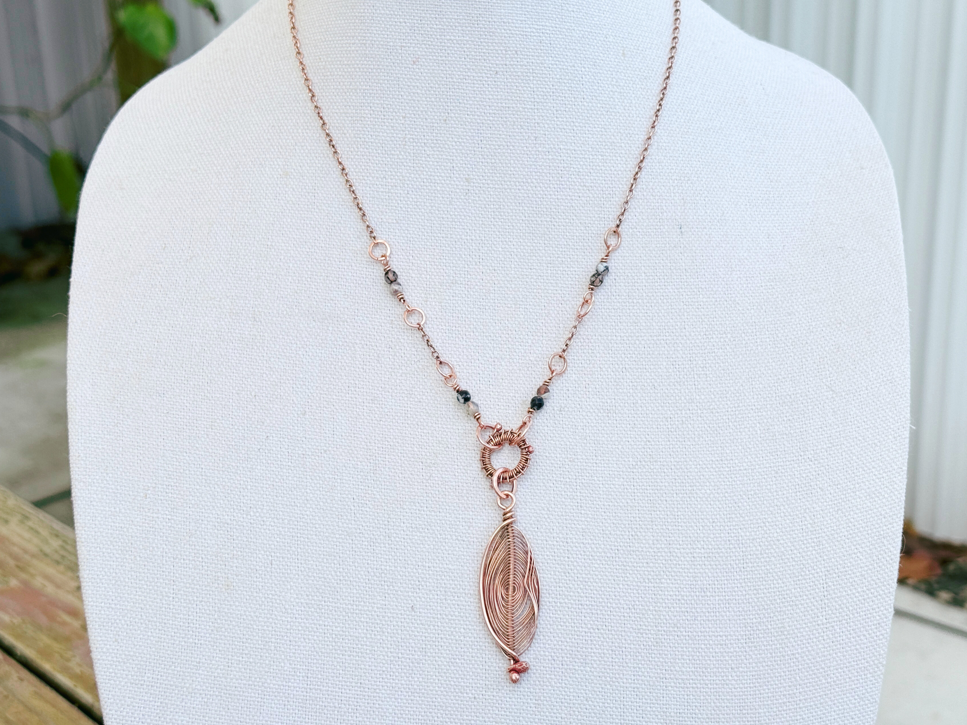 Leaf Pendant Necklace