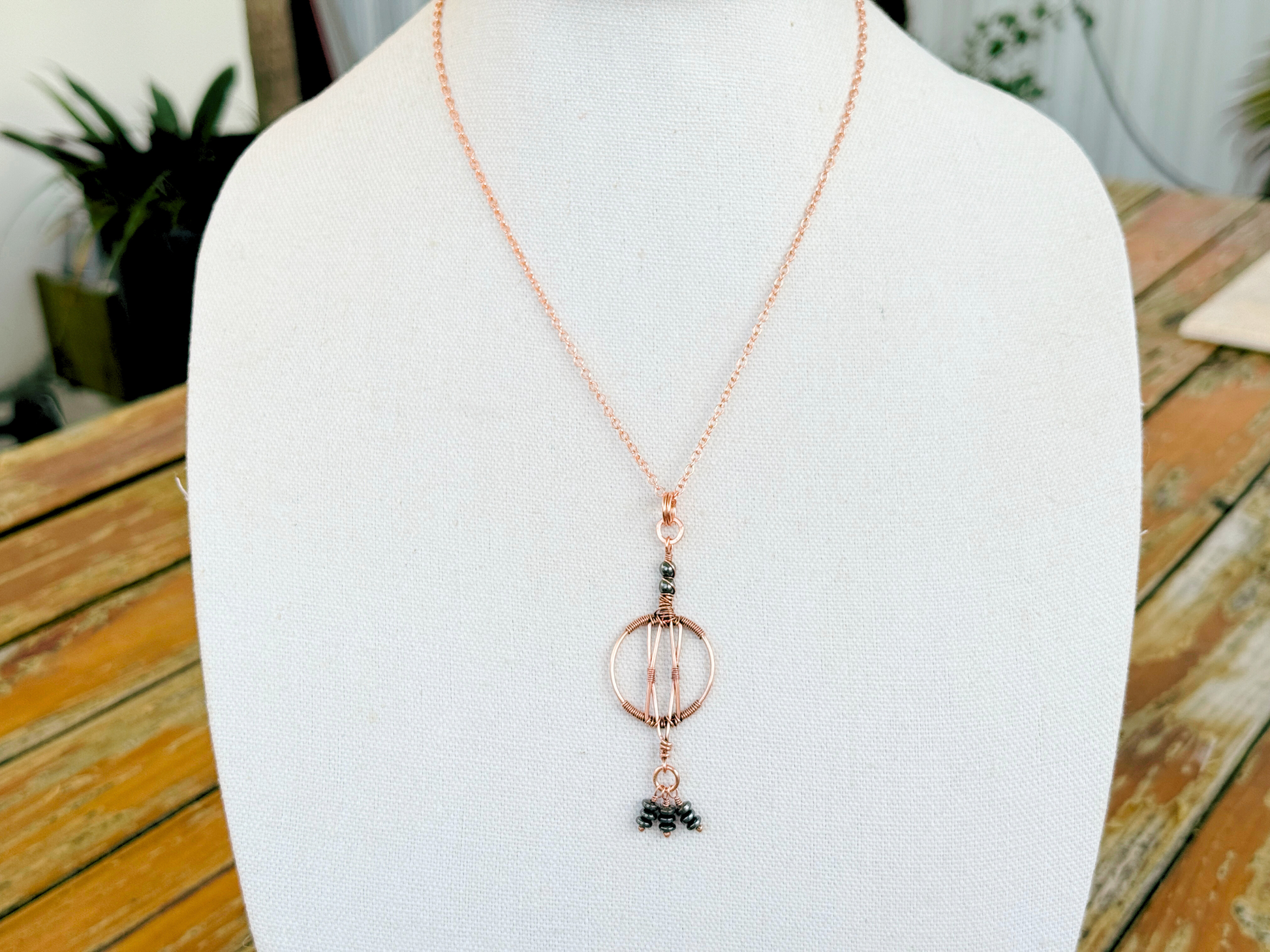 Divina Pendant Necklace