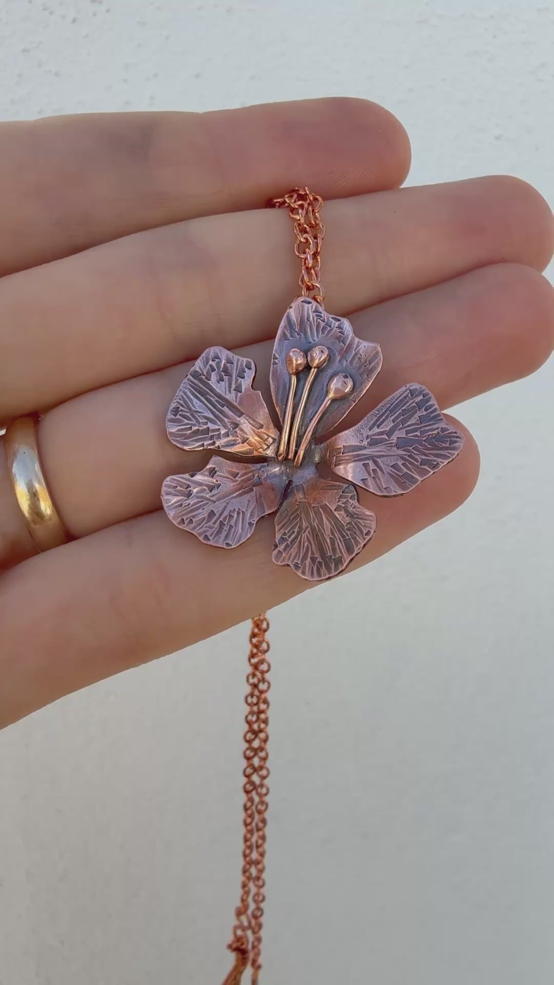 Hibiscus Pendant Choker